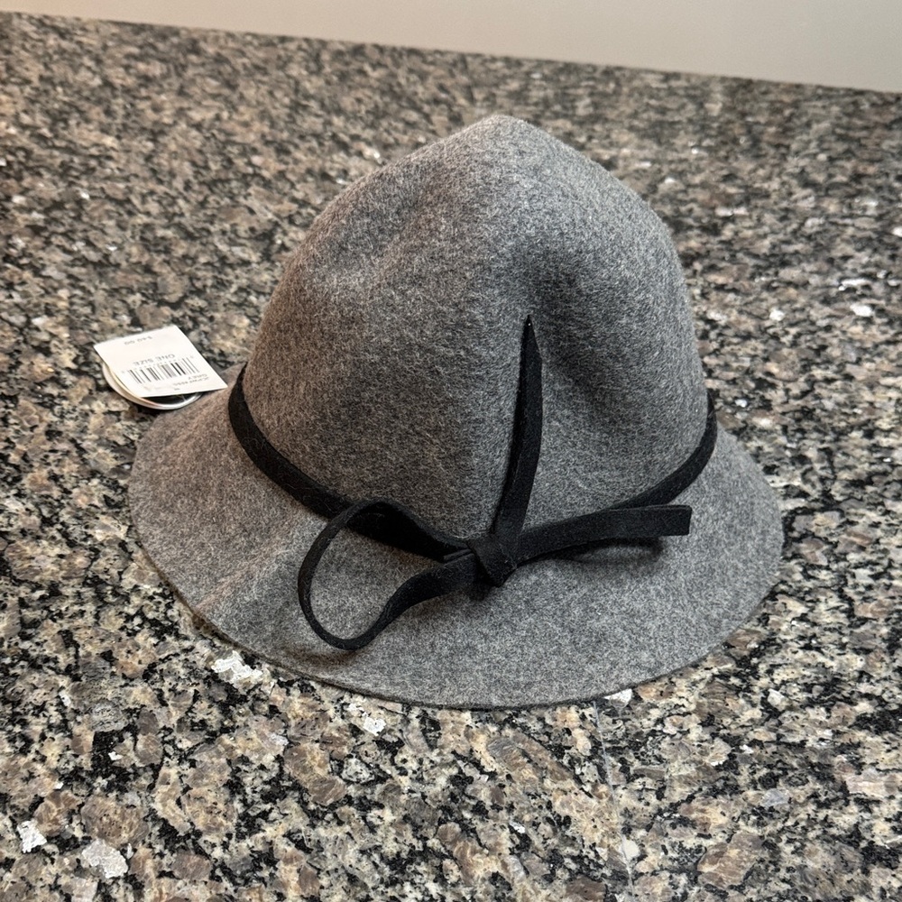 Scala handmade Gray wool Hat with Black Band NWT